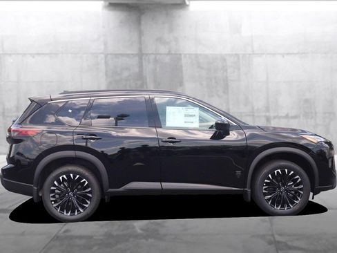 New 2026 Nissan Rogue Dark Armor FWD image 5