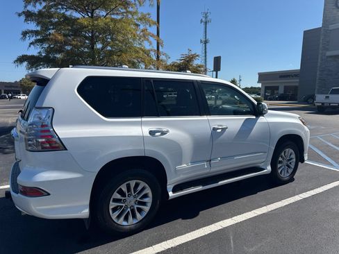 Used 2014 Lexus GX 460 w/ Premium Package AWD/4WD image 7