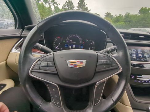 Used 2019 Cadillac XT5 Luxury AWD/4WD image 13