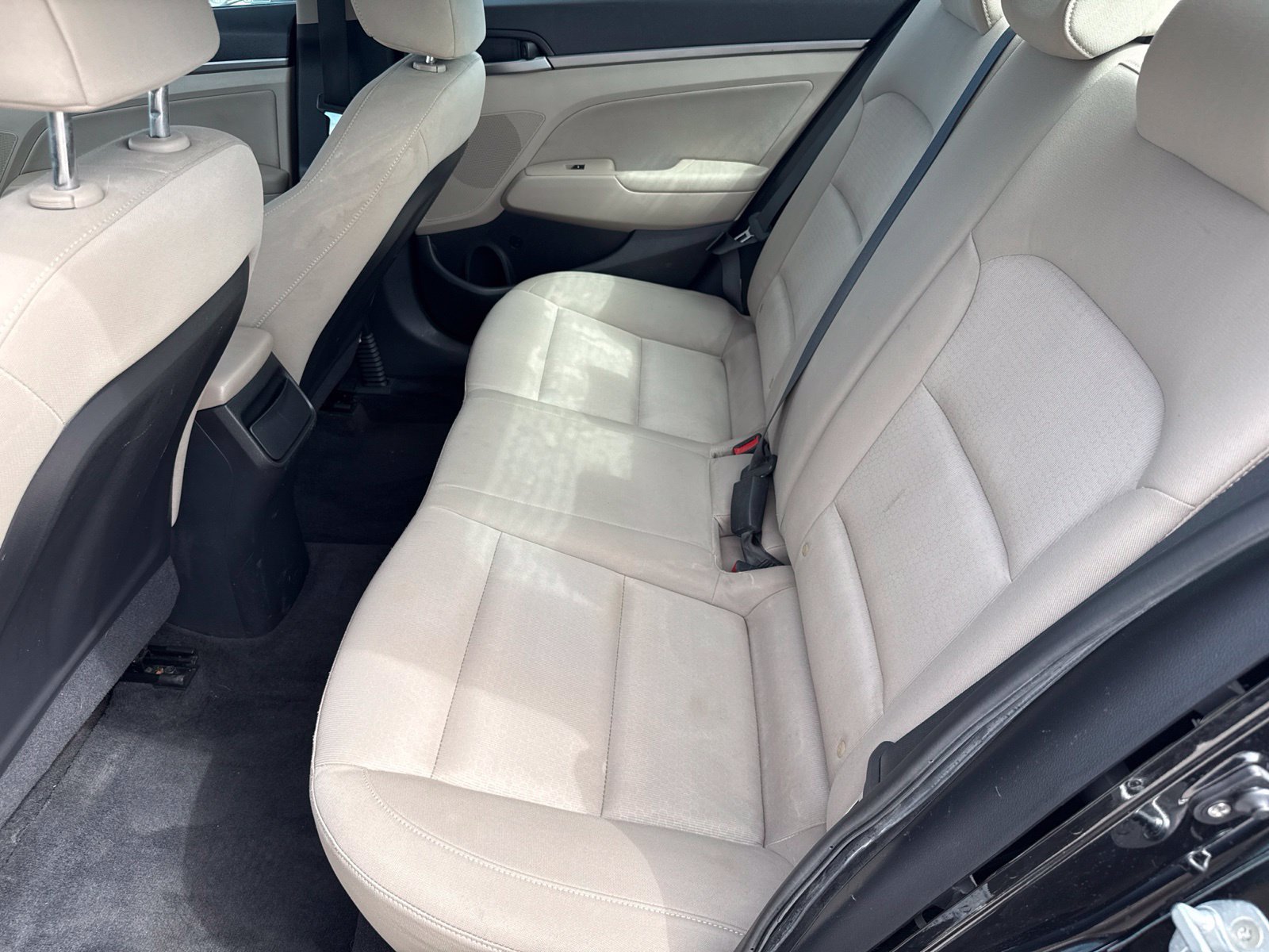 Used 2017 Hyundai Elantra SE FWD image 19