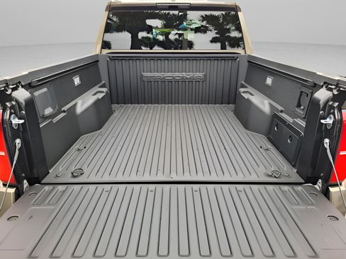 Certified 2025 Toyota Tacoma TRD Off-Road image 9