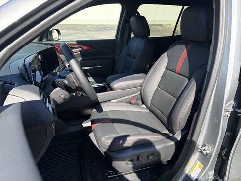 New 2026 Chevrolet Traverse RS w/ LPO, Floor Liner Package AWD/4WD image 11