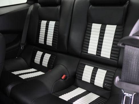 Used 2013 Ford Mustang Shelby GT500 RWD image 9