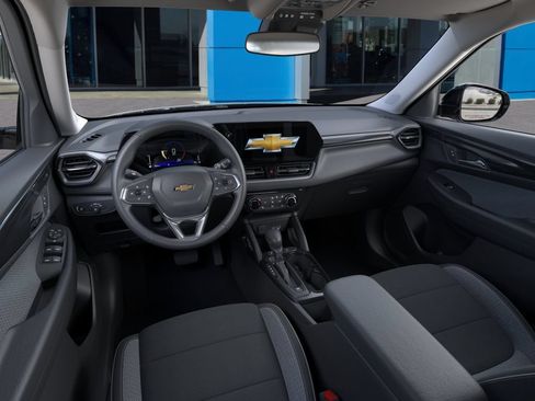 New 2026 Chevrolet TrailBlazer LT w/ LT Cold Weather Package FWD image 15