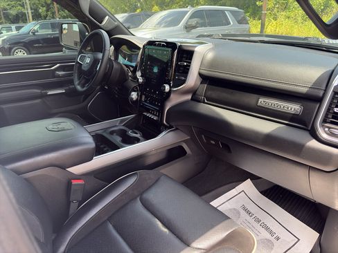 Used 2022 RAM 1500 Laramie AWD/4WD image 11