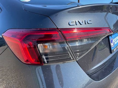 Used 2022 Honda Civic Sport image 7