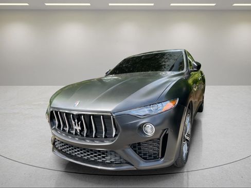 Used 2020 Maserati Levante AWD/4WD image 4