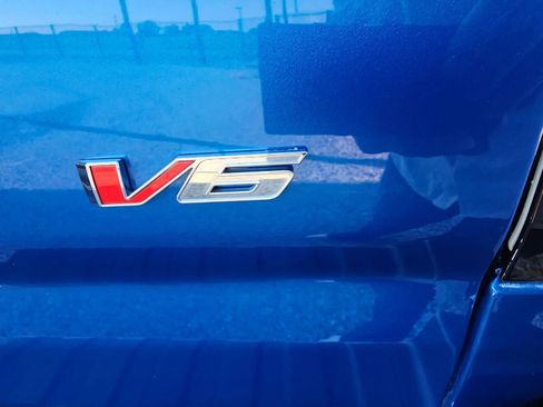 Used 2022 Chevrolet Colorado LT w/ LT Convenience Package image 13