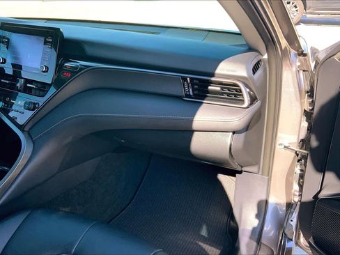 Used 2023 Toyota Camry SE image 17