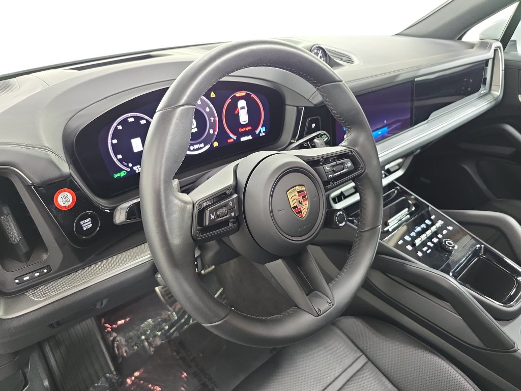 Certified 2026 Porsche Cayenne S AWD/4WD image 4