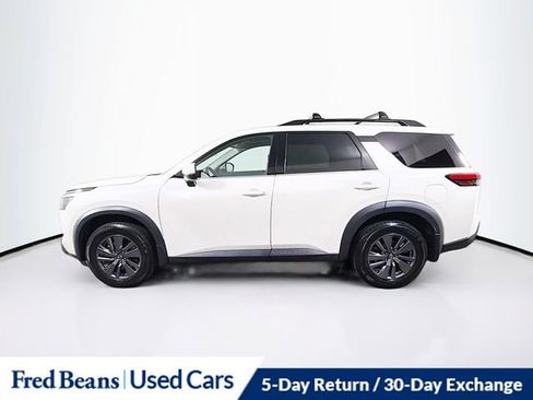Used 2023 Nissan Pathfinder SV w/ SV Premium Package AWD/4WD image 4