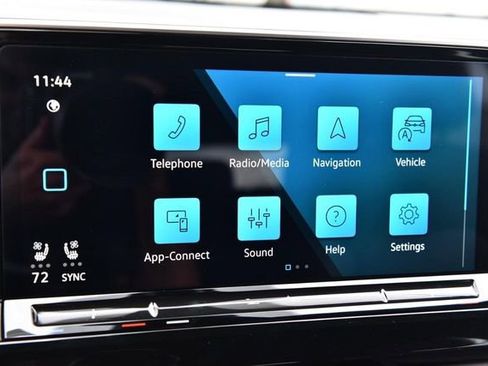 Used 2025 Volkswagen Atlas Cross Sport SE image 14