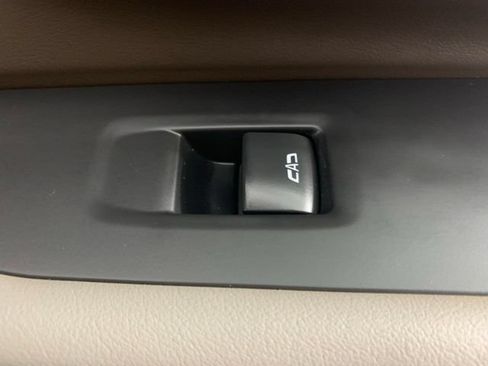 Used 2021 GMC Yukon SLT w/ SLT Luxury Package AWD/4WD image 36