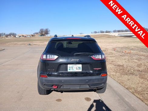 Used 2019 Jeep Cherokee Trailhawk w/ Cold Weather Group image 4