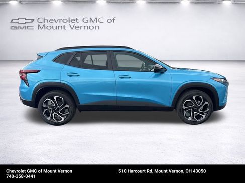 New 2026 Chevrolet Trax RS w/ Sunroof Package FWD image 8