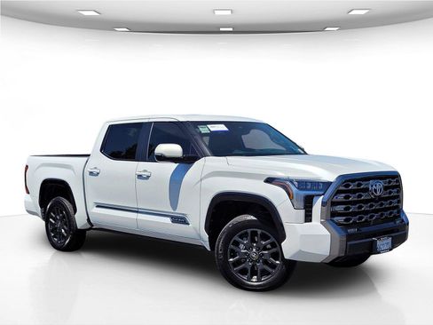 Used 2025 Toyota Tundra Platinum AWD/4WD image 2