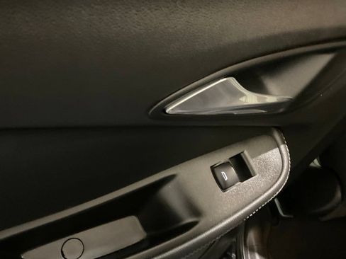 Used 2020 Buick Encore GX Preferred w/ Cold Weather Comfort Package AWD/4WD image 9