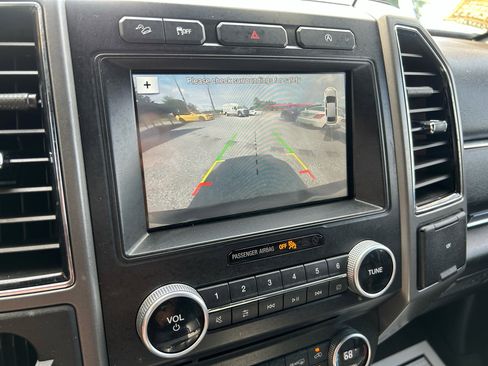 Used 2018 Ford Expedition XLT w/ Equipment Group 202A image 19