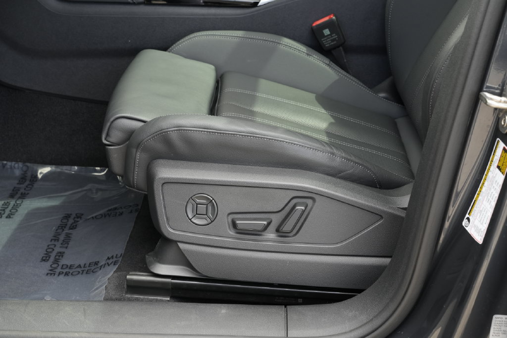 Used 2025 Audi Q5 Premium Plus w/ Premium Plus AWD/4WD image 22