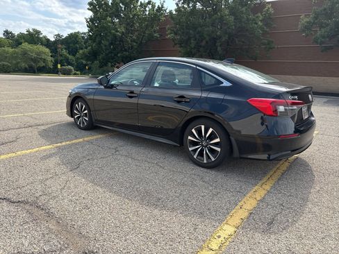 Used 2024 Honda Civic EX image 24