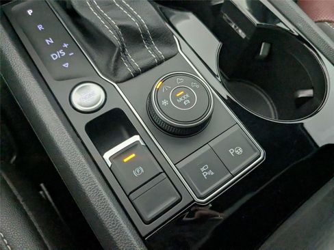Used 2023 Volkswagen Atlas Cross Sport SEL Premium R-Line AWD/4WD image 28