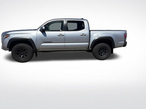 Used 2022 Toyota Tacoma TRD Off-Road AWD/4WD image 2