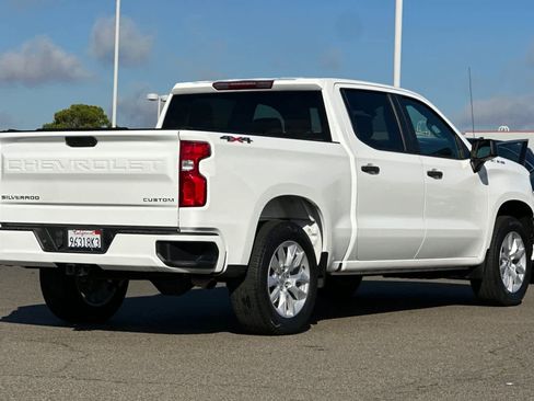 Used 2022 Chevrolet Silverado 1500 Custom image 2