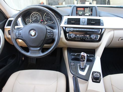 Used 2018 BMW 320i Sedan RWD image 15