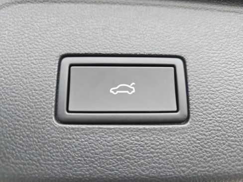 New 2026 Volkswagen Atlas Peak Edition image 15