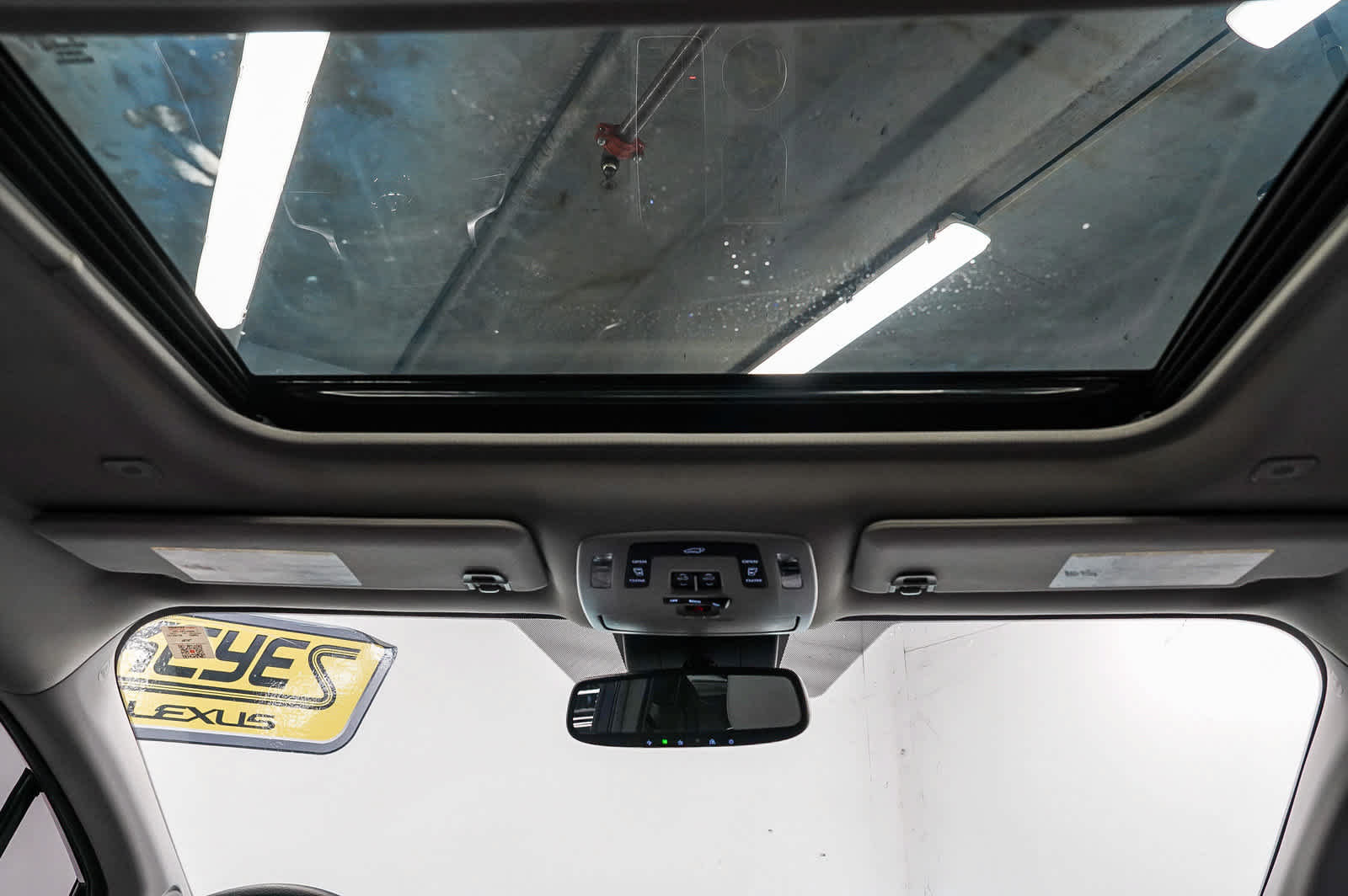 Used 2026 Toyota Sienna XLE FWD image 16