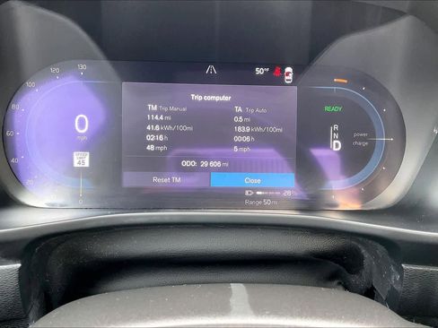 Used 2023 Volvo C40 P8 Recharge Ultimate image 23