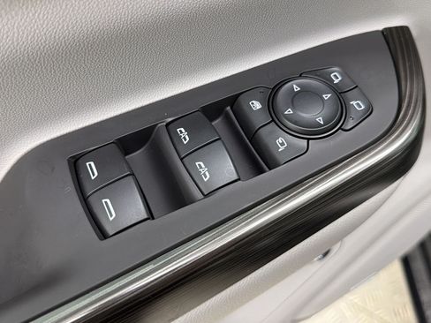 Used 2021 GMC Acadia SLT w/ Technology Package FWD image 29