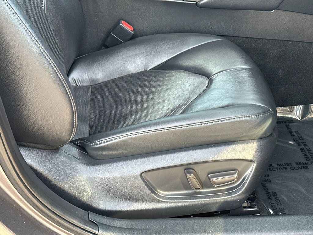 Used 2023 Toyota Camry XLE w/ Cold Weather Package FWD image 10