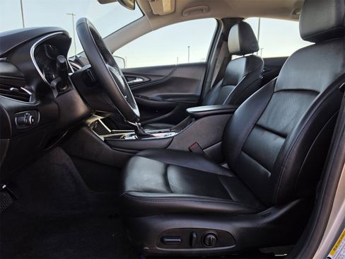 Used 2024 Chevrolet Malibu LT image 11