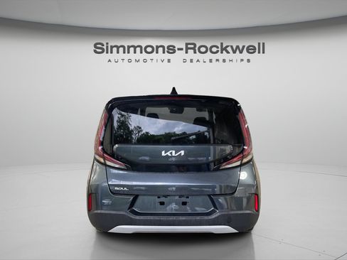 Used 2025 Kia Soul LX w/ LX Technology Package FWD image 4