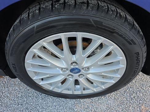Used 2012 Ford Focus SEL image 25