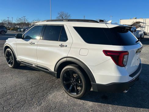 Used 2023 Ford Explorer ST-Line w/ Class IV Trailer Tow Package image 3