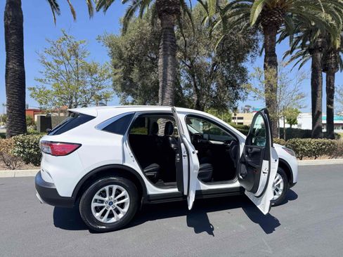 Used 2022 Ford Escape SE AWD/4WD image 18