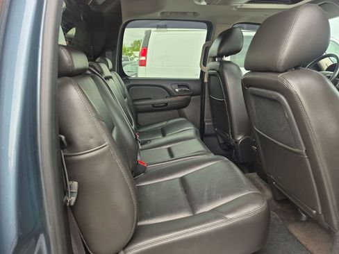 Used 2012 Chevrolet Avalanche LTZ AWD/4WD image 28