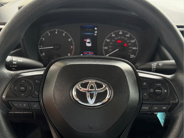 Used 2025 Toyota Corolla LE FWD image 22