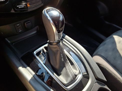 Used 2018 Nissan Rogue Sport SV image 14