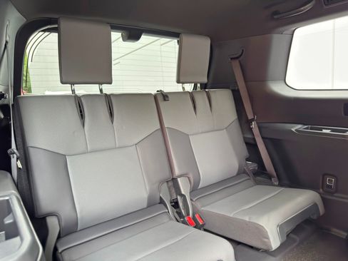 Used 2025 Lexus GX 550 w/ Accessory Package (2T) AWD/4WD image 44