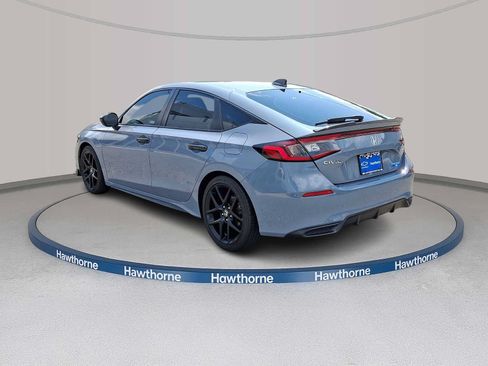 Used 2023 Honda Civic Sport image 4