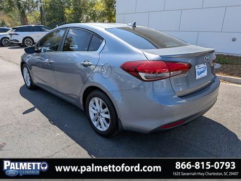 Used 2017 Kia Forte S w/ S Technology Package image 5