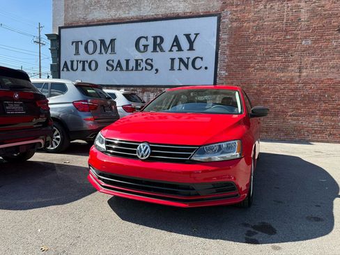 Used 2015 Volkswagen Jetta SE image 1