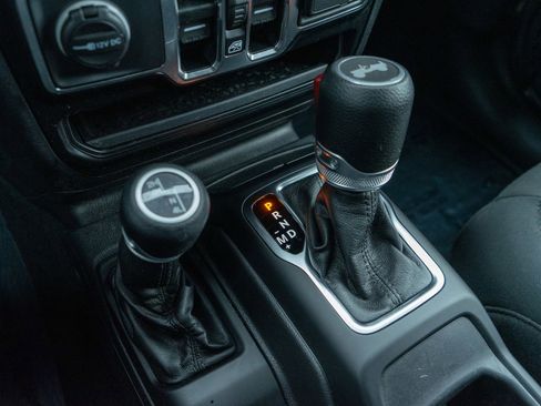 Used 2021 Jeep Wrangler Unlimited Sport image 20