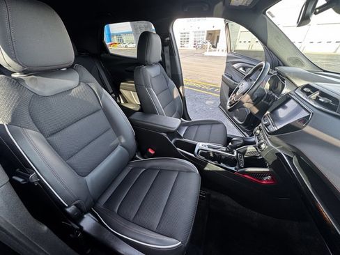 Used 2021 Chevrolet TrailBlazer RS w/ Convenience Package image 11
