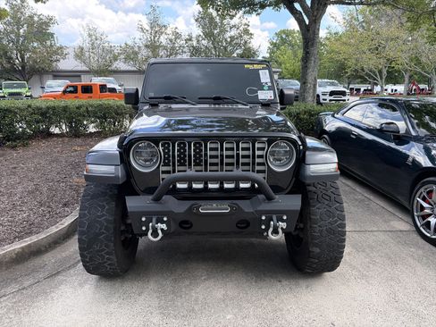 Used 2020 Jeep Gladiator Overland AWD/4WD image 2