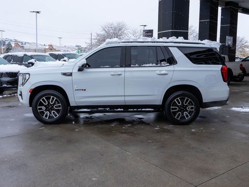 Used 2022 GMC Yukon AT4 w/ Technology Package image 4