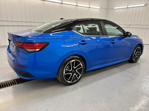 Used 2024 Nissan Sentra SR w/ SR Premium Package image 3